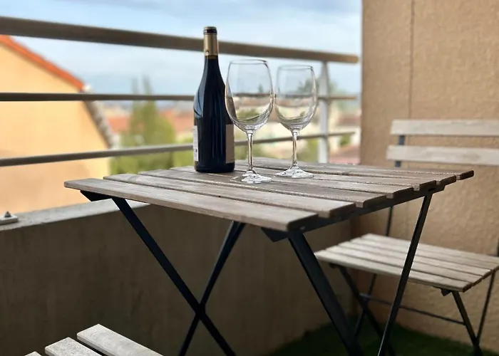 Le Jula - T2 Proche Centre - Parking Privé *