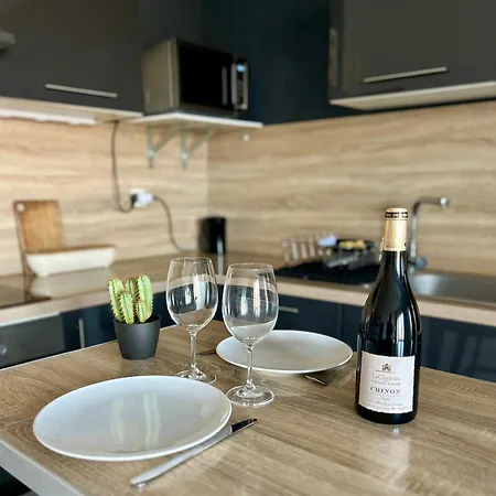 Le Jula - T2 Proche Centre - Parking Prive