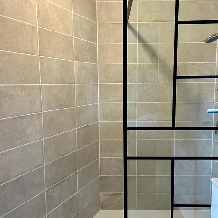 Le Jula - T2 Proche Centre - Parking Prive Apartment *