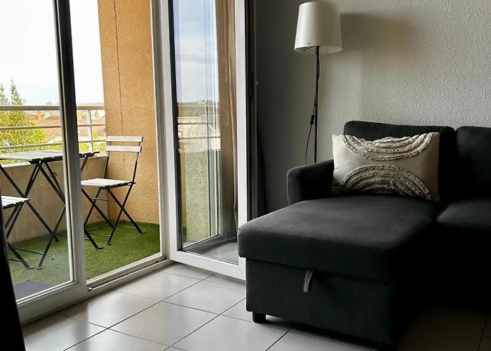 Le Jula - T2 Proche Centre - Parking Prive アパート