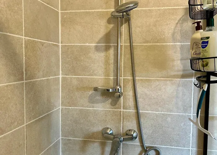 Le Jula - T2 Proche Centre - Parking Prive アパート *