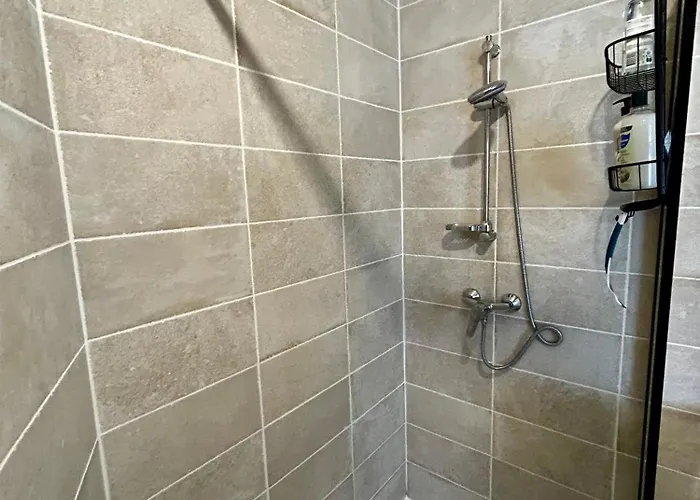 Le Jula - T2 Proche Centre - Parking Prive アパート