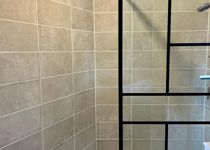 Le Jula - T2 Proche Centre - Parking Prive アパート *